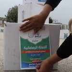 تواصل جمعية المنهج جهودها في توزيع الحصص الغذائية على العائلات المحتاجة، حرصًا منها على دعم المجتمع وتخفيف الأعباء عن الأسر المتعففة. خطوة جديدة في مسيرة العطاء، تؤكد فيها الجمعية التزامها بالوقوف إلى جانب أهلنا في هذه الظروف الصعبة #جمعيةالمنهجالخيرية